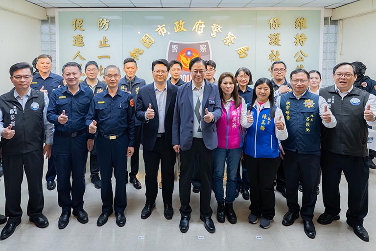 掃黑肅槍行動再擴大 張善政肯定破獲幫派軍火庫成果 掃黑肅槍行動再擴大 張善政肯定破獲幫派軍火庫成果