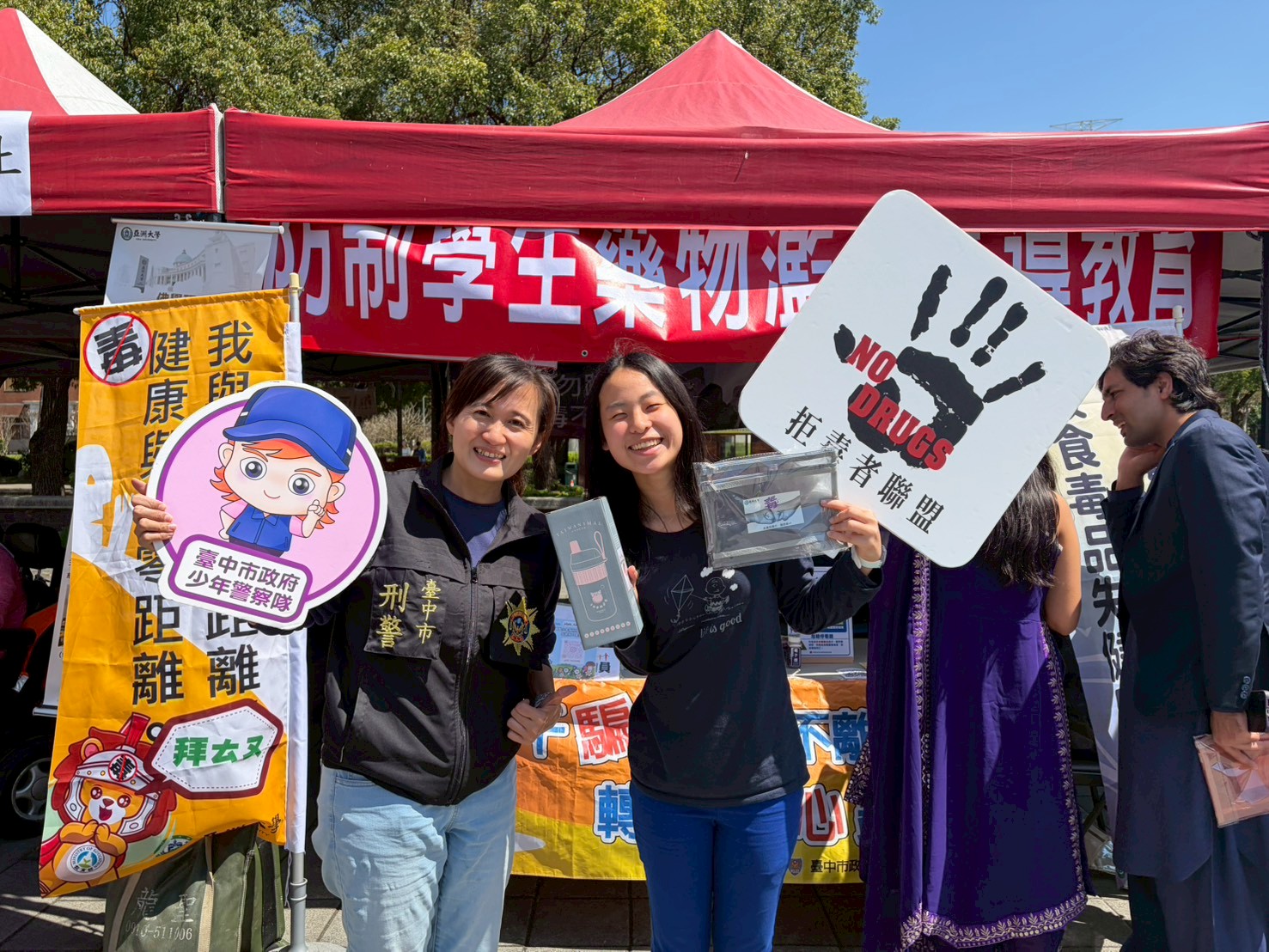 宣導也能很好玩! 少年警「創意扭蛋」吸引年輕族群 宣導也能很好玩! 少年警「創意扭蛋」吸引年輕族群