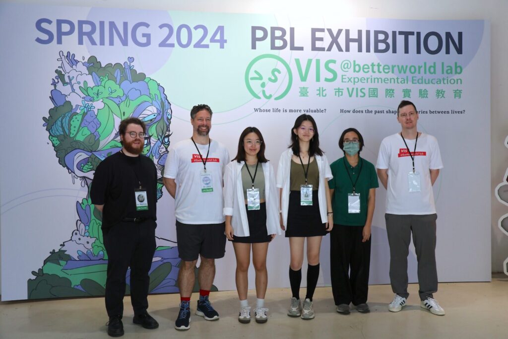 小堆肥翻轉永續教育 「VIS學子率先簽署GSP」接軌聯合國SDGs VIS 國際實驗教育高中部學生黃美翔、Anna Chen, Annie Pang彭愛因,針對校園廚餘與資源循環議題提出「堆肥計畫(Compost Project)」。從日常生活中建立更具責任感的校園文化。圖為3位同學和3位指導老師合照。(圖/台北市VIS國際實驗高中提供)