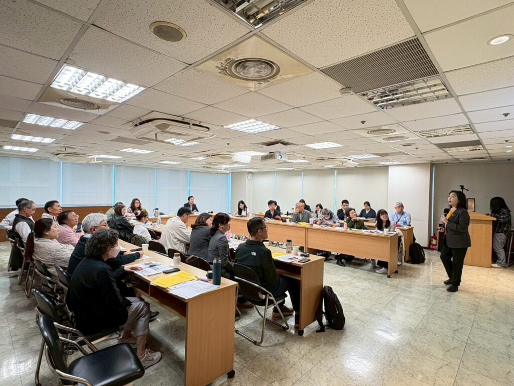 IFRS 永續準則正式接軌年報 會研基金會探討董事法律責任的邊界與後果 「永續與揭露的法律責任:董事與監察人的關鍵概念」研討會全體合影。(會研基金會提供)