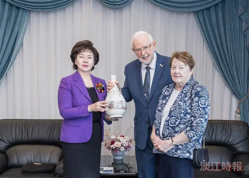 【熊貓講座】諾貝爾獎得主Arthur B. McDonald暢談跨國合作解讀宇宙奧祕 【熊貓講座】諾貝爾獎得主Arthur B. McDonald暢談跨國合作解讀宇宙奧祕