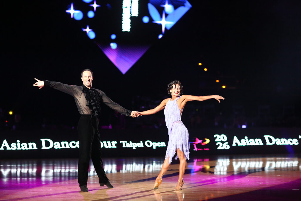 2026國標舞亞巡賽臺北站圓滿落幕 33國千名舞者舞動小巨蛋展現城市活力 19 世界職業公開組拉丁 冠軍 Massimo Arcolin Laura Arcolinova 義大利