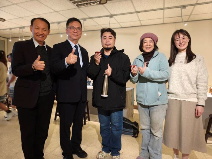 亞東科大捐贈陶藝設備 鶯歌工商技職教育再添助力 亞東科大捐贈陶藝設備 鶯歌工商技職教育再添助力