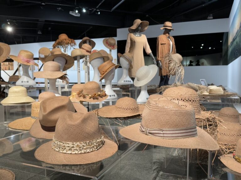 比全套西裝還貴  中市纖博館展出世界唯一百年珍貴帽樣