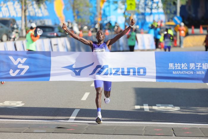 肯亞包辦〈萬金石〉男女冠軍 周庭印國內男子組三連霸 肯亞包辦〈萬金石〉男女冠軍 周庭印國內男子組三連霸