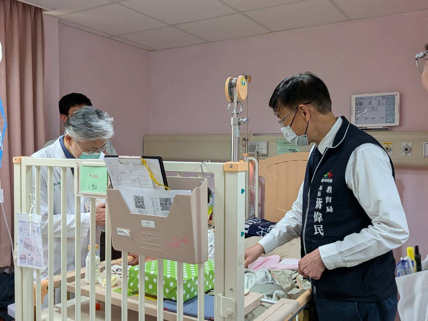 創意壽司與繪本導讀送祝福 中市教育局推床邊教學陪童暖過兒童節 創意壽司與繪本導讀送祝福 中市教育局推床邊教學陪童暖過兒童節