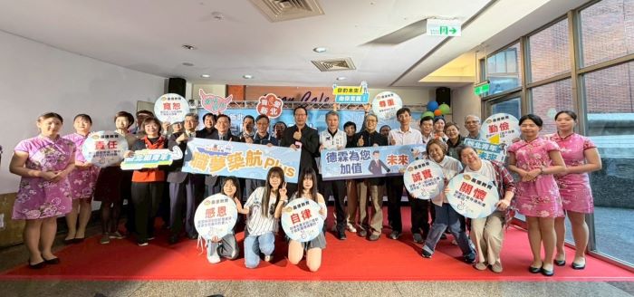 新北校園徵才第二場登場 36企業搶才助青年接軌職場 32 《圖說》新北市校園徵才活動第二場今日於宏國德霖科技大學登場,中為勞工局長陳瑞嘉。〈勞工局提供〉