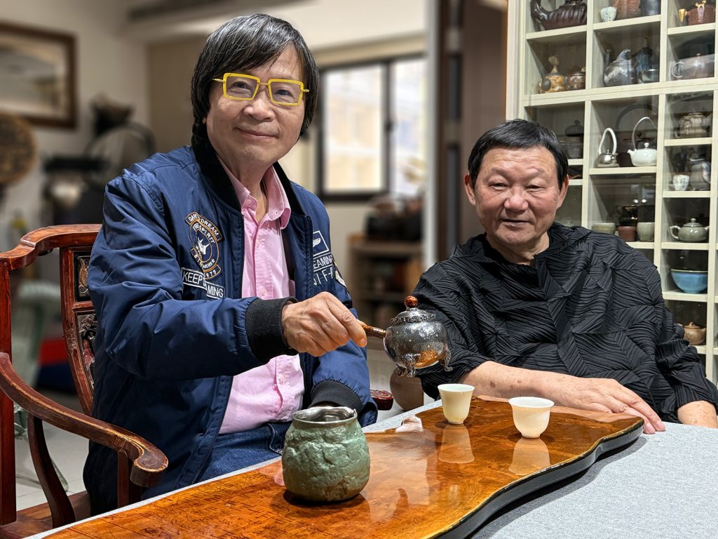 無垢大師陳念舟攜來最新「太平有象」金點銀壺作品 無垢大師陳念舟攜來最新「太平有象」金點銀壺作品