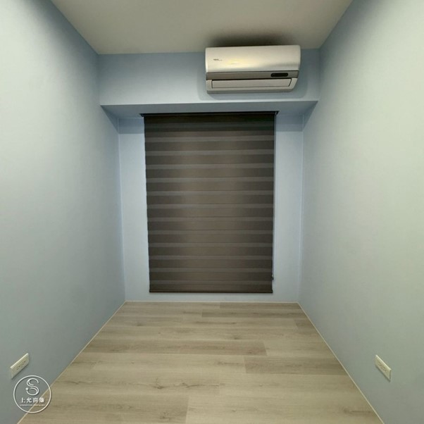 窗簾怎麼選不壓迫?調光簾讓小房間視覺延展 2 倍 窗簾怎麼選不壓迫?調光簾讓小房間視覺延展 2 倍-1