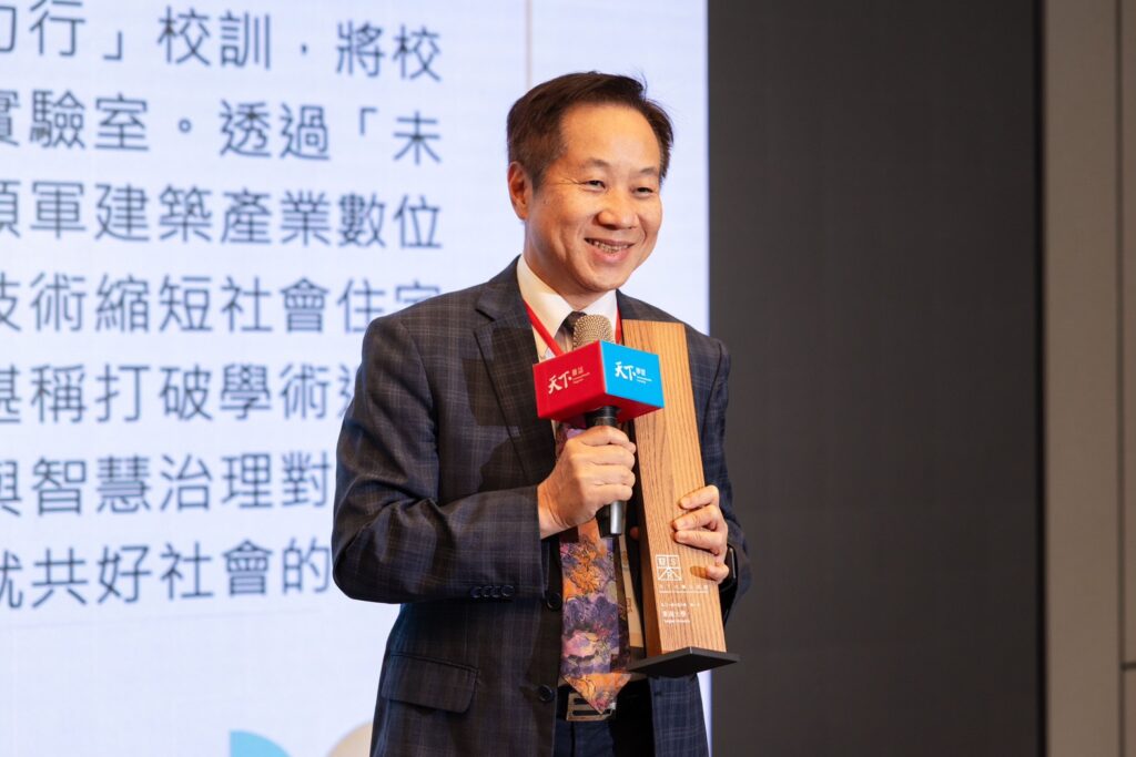 東海大學連三年獲天下大學公民獎大型私校第一 大學辦學績效互評全國第七 33 圖說四,校長張國恩表示,東海以基督教信仰立校,創校以來便重視社會責任與永續發展