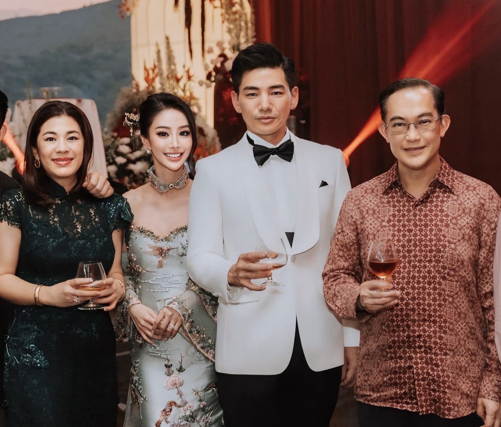 金曲最佳新人暨最佳製作人孔令奇與大馬名媛陳銘君於吉隆坡舉辦盛大中式婚禮 金曲最佳新人暨最佳製作人孔令奇與大馬名媛陳銘君於吉隆坡舉辦盛大中式婚禮