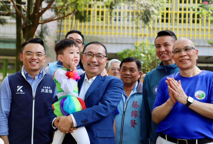 坪頂國小百年校慶新篇章 時光寶盒封存跨世代祝福 33 《圖說》市長侯友宜表示,位在「淡水後花園」的坪頂國小擁有優質的自然環境,是深具特色的森林小學。〈教育局提供〉