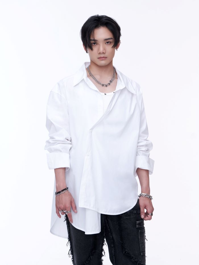 新美館開館周年 跨界交響×潮流音樂×無人機展演 10 《圖說》徐暐翔以溫暖且富感染力的歌聲,為新美館周年演唱會揭開序幕。〈文化局提供〉