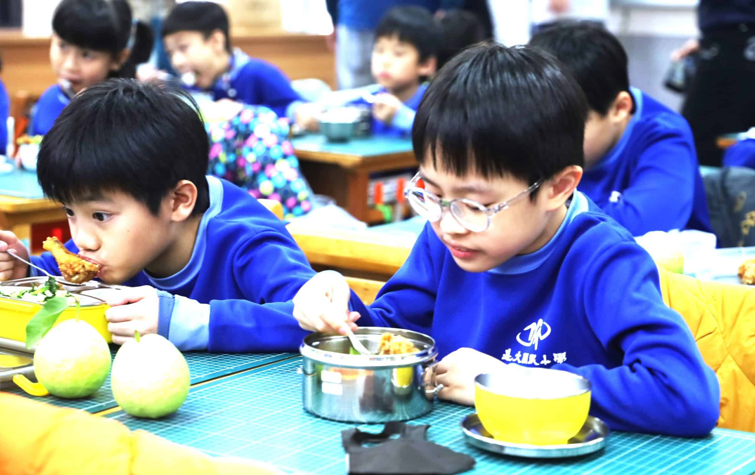 侯友宜宣布新北公私立國中小免費營養午餐 今年8/31上路 年投入48.4億經費 侯友宜宣布新北公私立國中小免費營養午餐 今年8/31上路 年投入48.4億經費