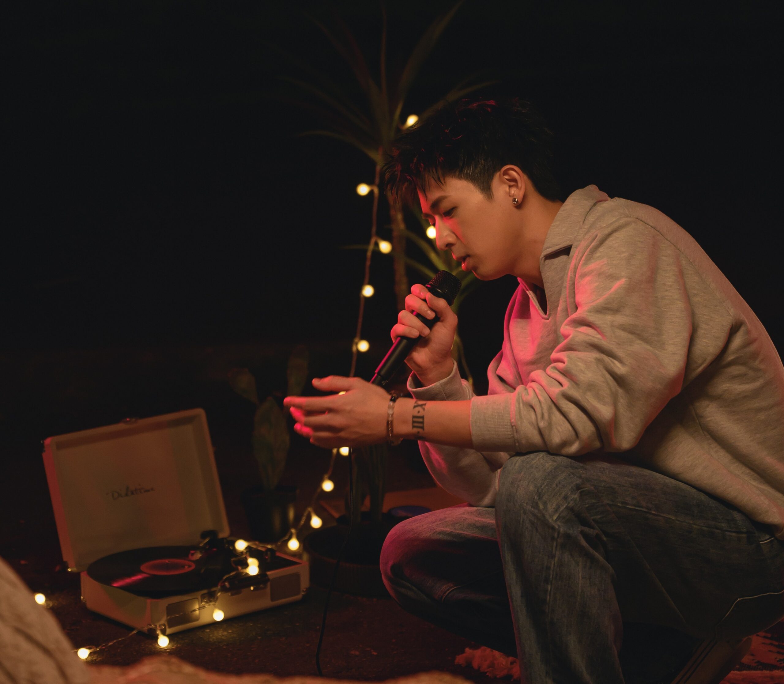 林亭翰攜2026全新單曲〈如果在一起就是晴天〉 蛻變回歸樂壇! 「二度入伍」磨出「鋼鐵執行力」催生新歌成「最佳勳章」 林亭翰攜2026全新單曲〈如果在一起就是晴天〉 蛻變回歸樂壇! 「二度入伍」磨出「鋼鐵執行力」催生新歌成「最佳勳章」