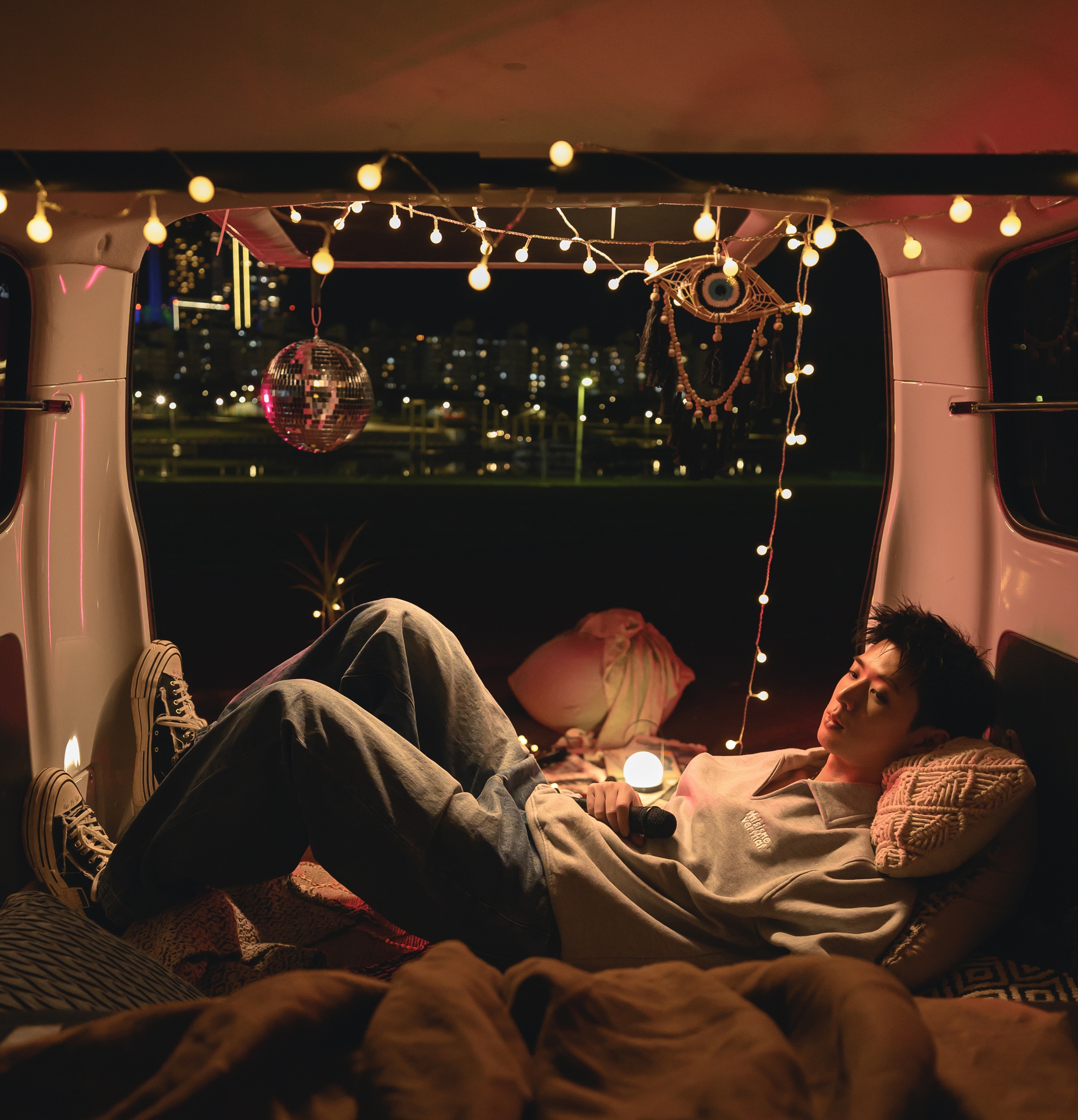 林亭翰攜2026全新單曲〈如果在一起就是晴天〉 蛻變回歸樂壇! 「二度入伍」磨出「鋼鐵執行力」催生新歌成「最佳勳章」 林亭翰攜2026全新單曲〈如果在一起就是晴天〉 蛻變回歸樂壇! 「二度入伍」磨出「鋼鐵執行力」催生新歌成「最佳勳章」