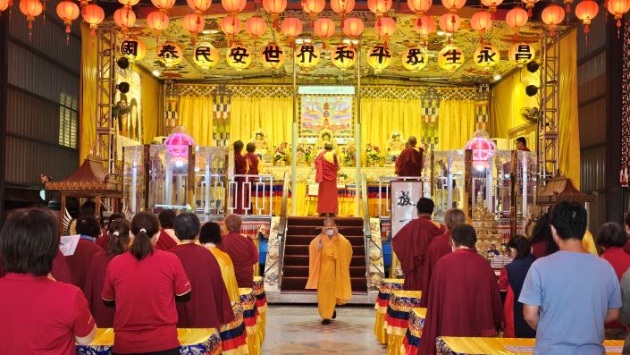 倡孝親報恩祈福消災 世界佛教正心會清明法會圓滿 4 《圖說》世界佛教正心會於清明連假期間在金龜山三寶殿舉辦一年一度「清明孝親消災祈福法會」,透過誦經禮懺與祈福儀軌,引領大眾表達孝思、回向先靈,現場氣氛莊嚴肅穆。〈正心會提供〉