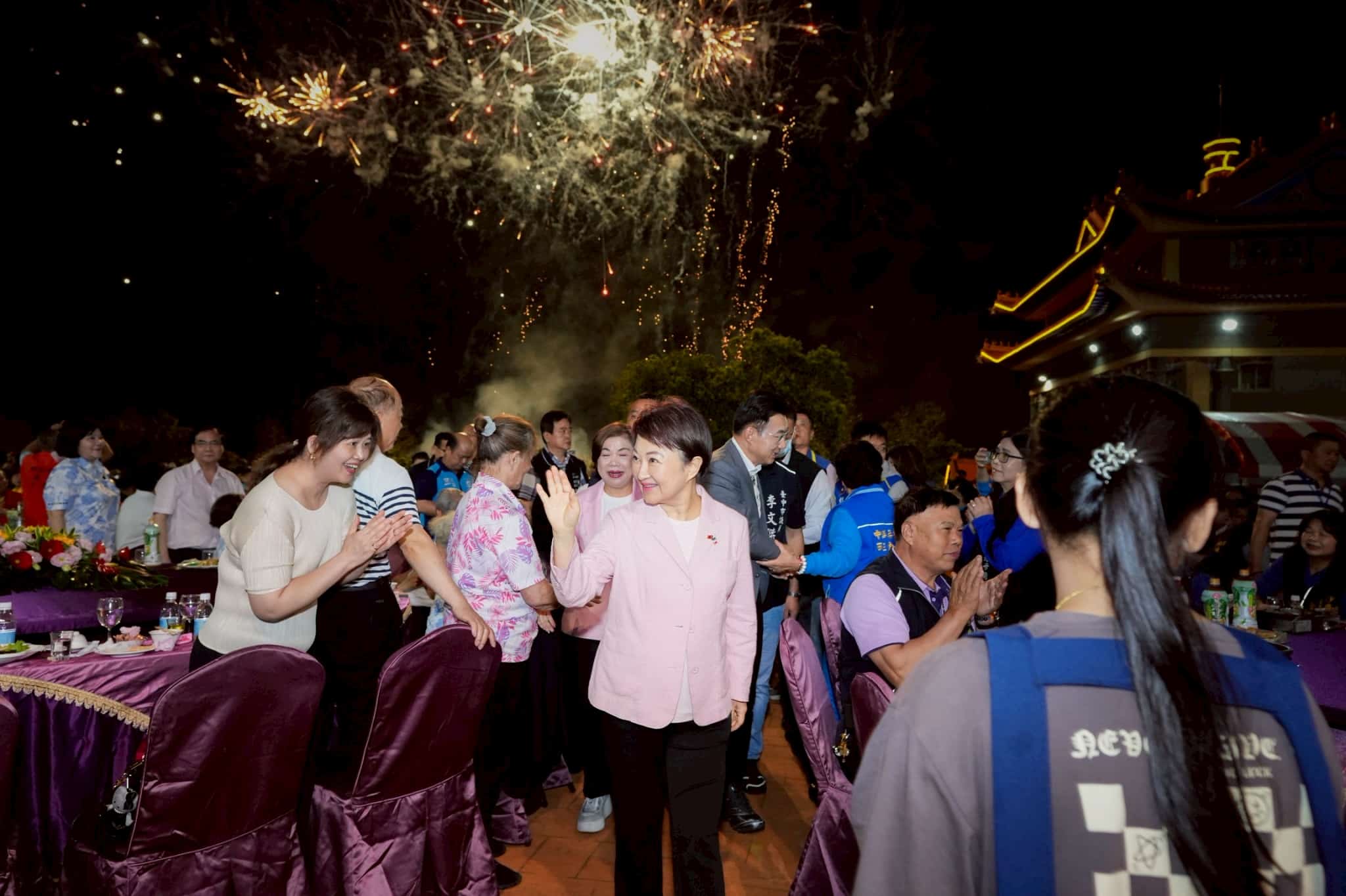 無極三清總道院平安福宴 盧市長贈匾「神風朗耀」感謝護佑地方 無極三清總道院平安福宴 盧市長贈匾「神風朗耀」感謝護佑地方