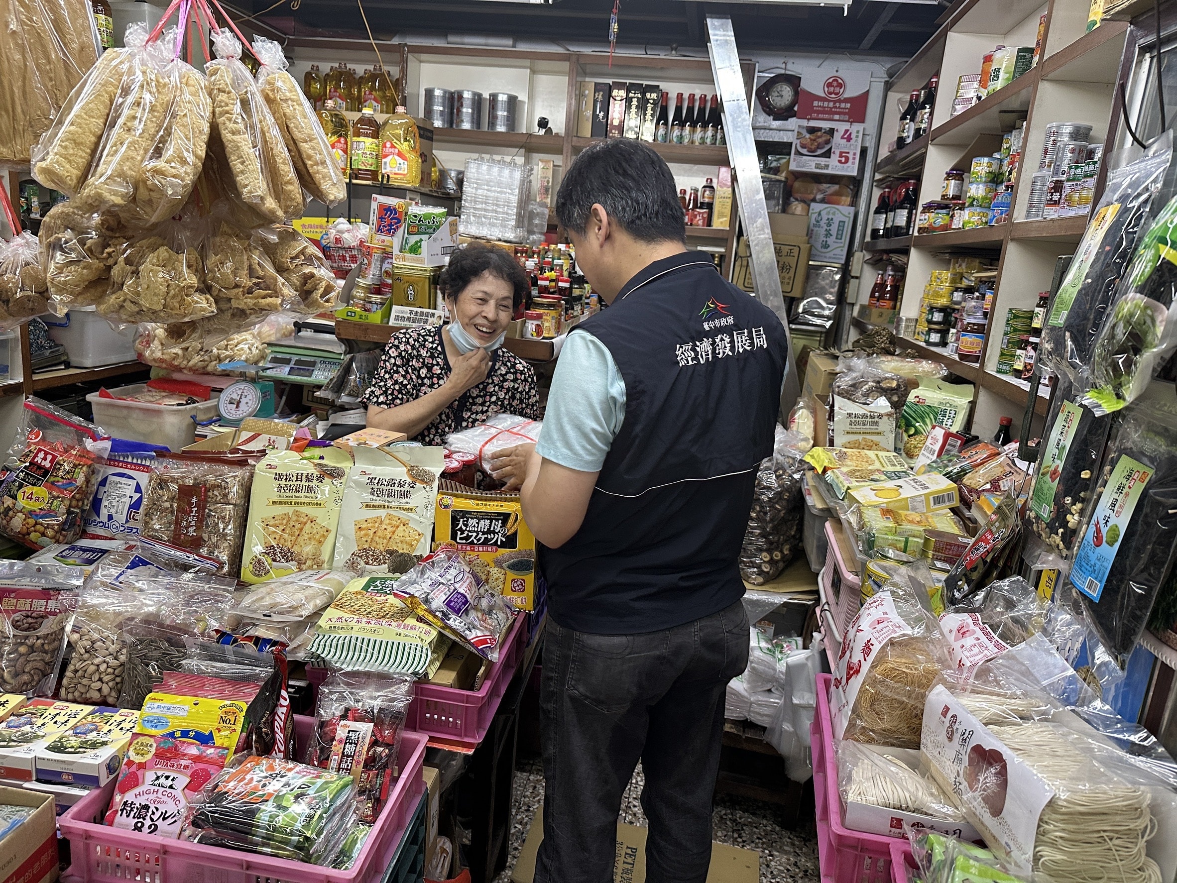 中市府跨機關稽查傳統市場塑膠袋供應 建立協助機制確保穩定 中市府跨機關稽查傳統市場塑膠袋供應 建立協助機制確保穩定