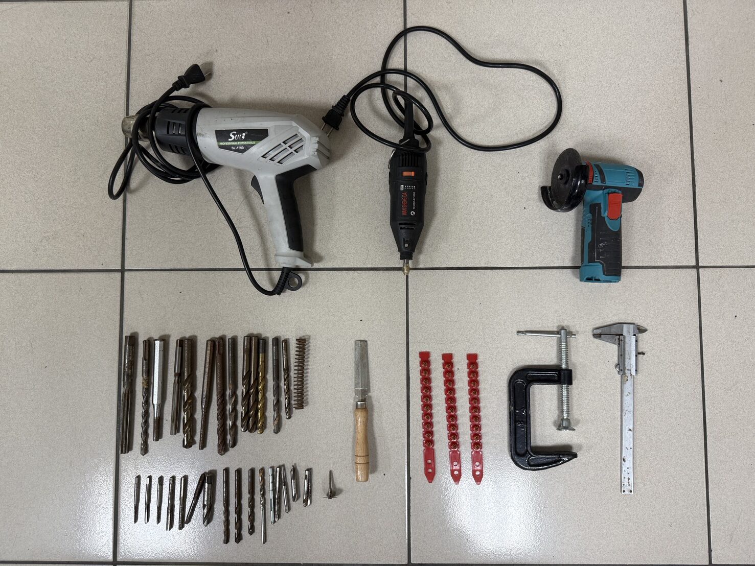 改槍兼販毒!嫌犯躲「農田鐵皮屋」 警蒐證多週一舉查緝 改槍兼販毒!嫌犯躲「農田鐵皮屋」 警蒐證多週一舉查緝