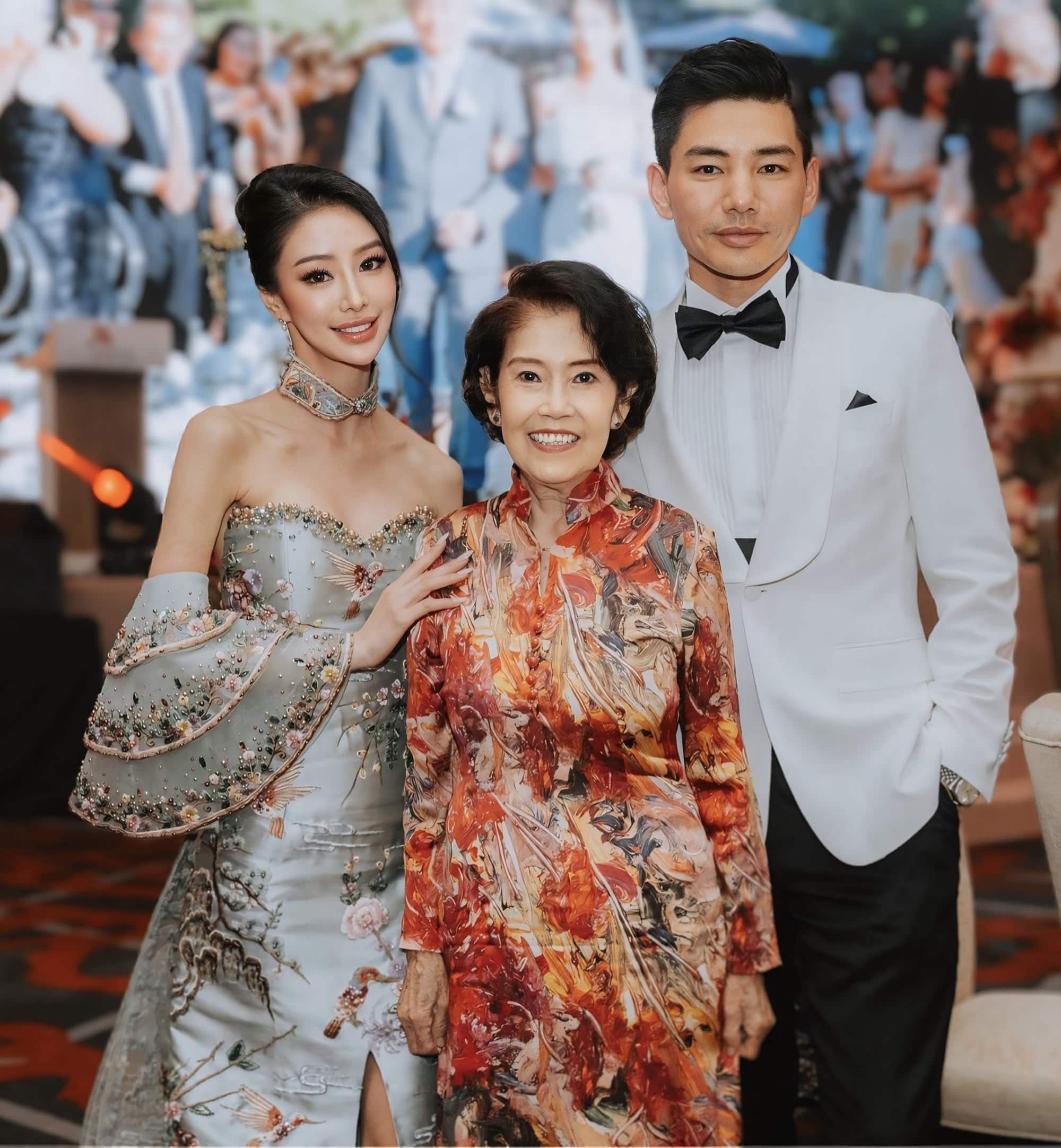 金曲最佳新人暨最佳製作人孔令奇與大馬名媛陳銘君於吉隆坡舉辦盛大中式婚禮 金曲最佳新人暨最佳製作人孔令奇與大馬名媛陳銘君於吉隆坡舉辦盛大中式婚禮