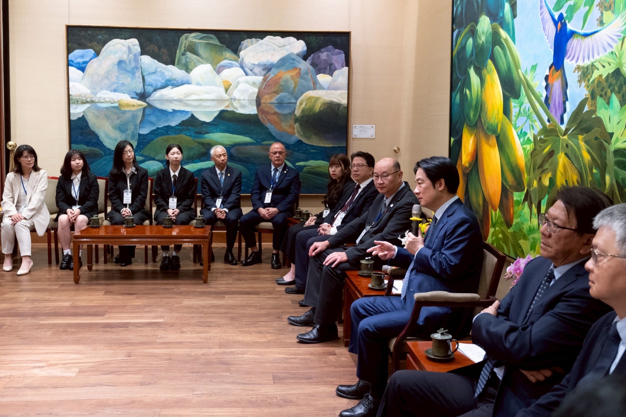 中原大學緊急醫療救護社連續兩年社團評鑑「特優」 再獲總統接見 中原大學緊急醫療救護社連續兩年社團評鑑「特優」 再獲總統接見