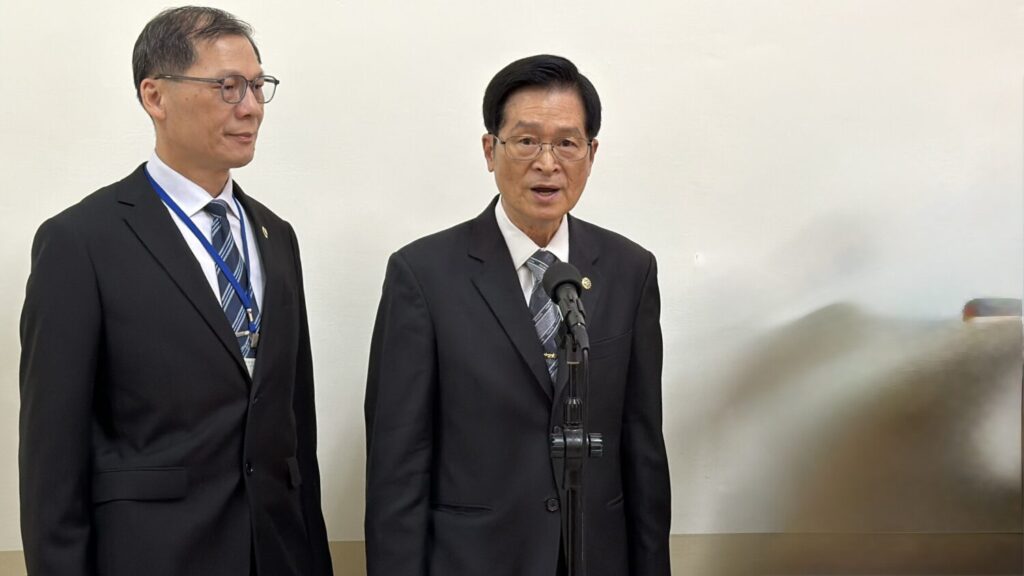 面對社會型態多樣化及榮民退役官兵結構多元化 退輔會主委嚴德發:全面提升榮民照顧與服務效能! 面對社會型態多樣化及榮民退役官兵結構多元化 退輔會主委嚴德發:全面提升榮民照顧與服務效能!