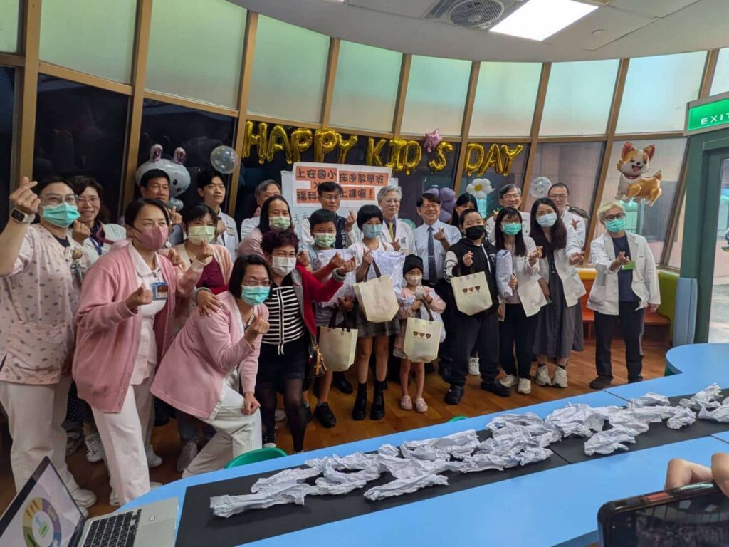 創意壽司與繪本導讀送祝福 中市教育局推床邊教學陪童暖過兒童節 創意壽司與繪本導讀送祝福 中市教育局推床邊教學陪童暖過兒童節