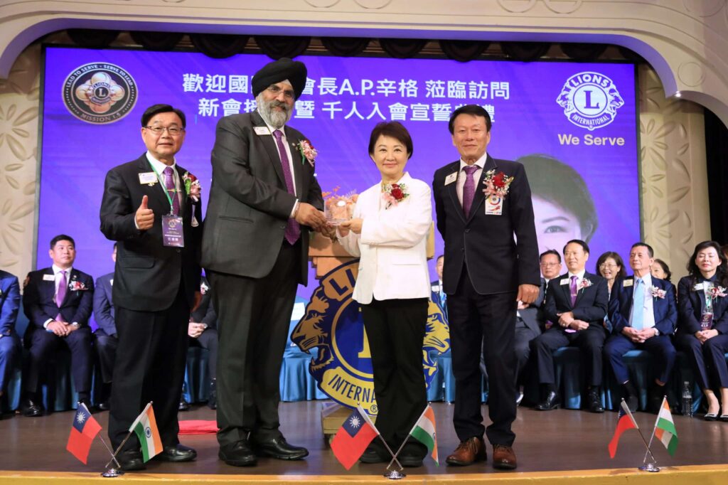 千人獅友齊聚台中宣誓投入公益 盧市長:愛與善的開始 千人獅友齊聚台中宣誓投入公益 盧市長:愛與善的開始