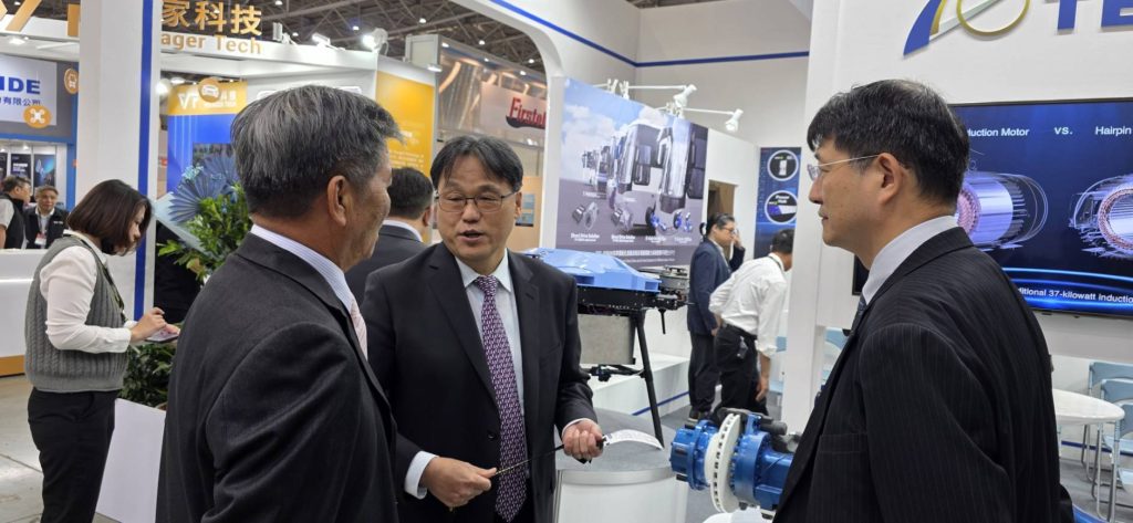 台北車用電子展登場!氫能巴士續航420公里、AI智慧座艙成焦點 台北車用電子展登場!氫能巴士續航420公里、AI智慧座艙成焦點