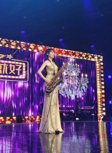 孔鏘音樂夥伴Ruby Wang爆紅 薩克斯風實力吸粉上億 孔鏘音樂夥伴Ruby Wang爆紅 薩克斯風實力吸粉上億