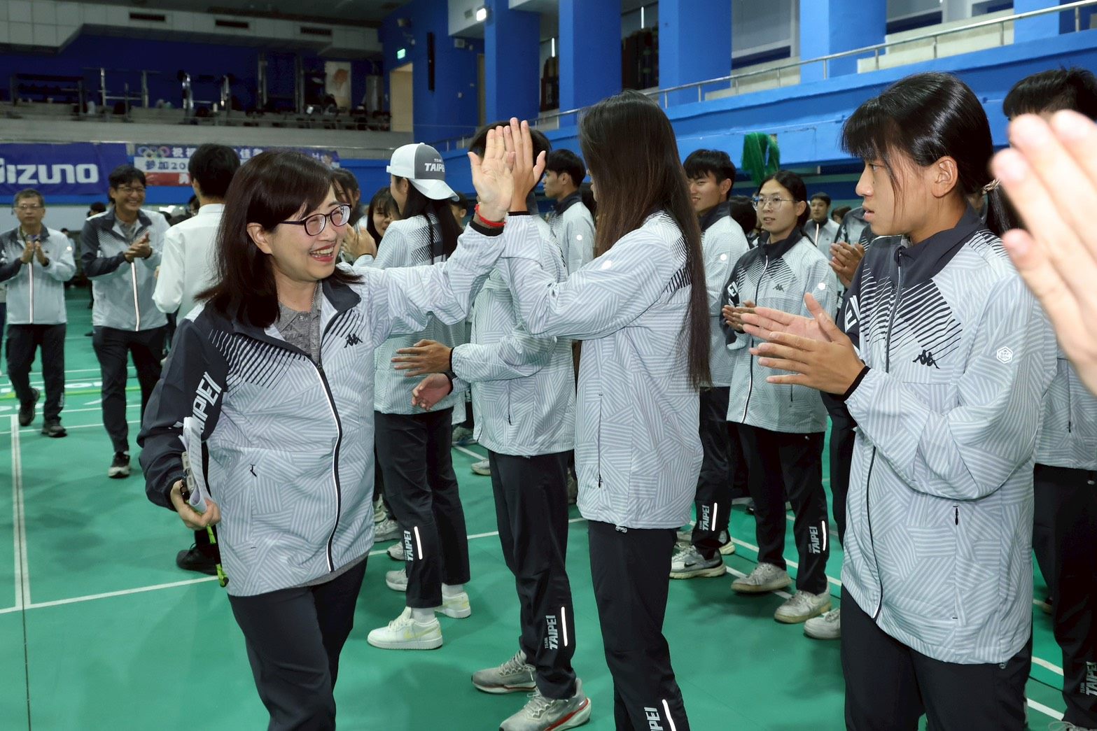 臺北市全中運代表隊授旗出征 誓言挑戰巔峰、力拼連霸 臺北市全中運代表隊授旗出征 誓言挑戰巔峰、力拼連霸