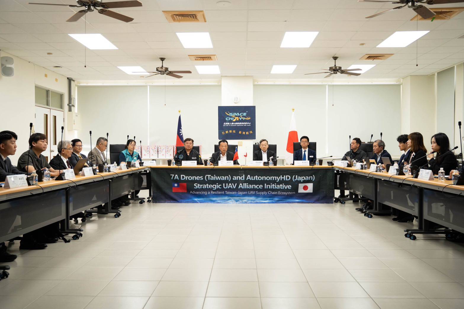 深化台日無人機合作 翁章梁見證Autonomy HD與新樂飛簽署戰略合作MOU 深化台日無人機合作 翁章梁見證Autonomy HD與新樂飛簽署戰略合作MOU