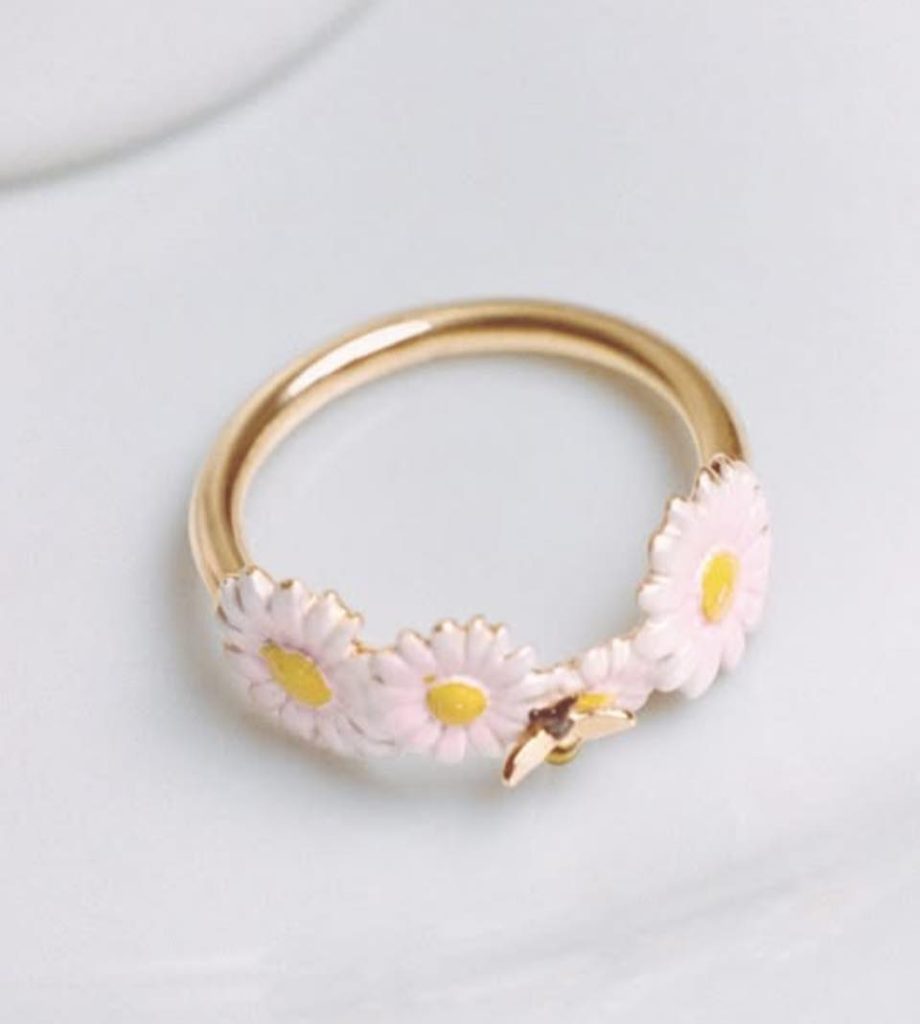 《Dior的後花園》 當配件開始說故事 《Dior的後花園》 當配件開始說故事