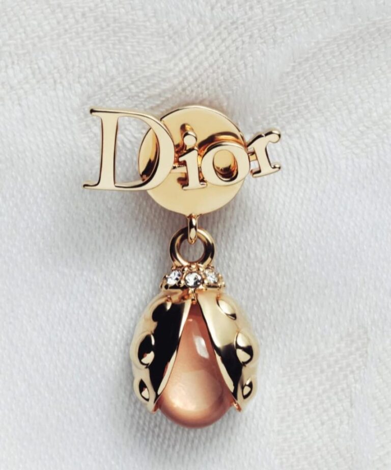 《Dior的後花園》 當配件開始說故事