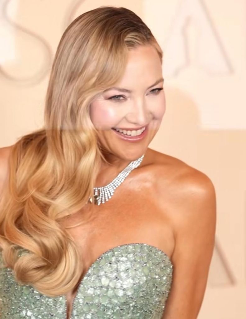 《奧斯卡紅毯》 叫她「翠玉女神」 《奧斯卡紅毯》 叫她「翠玉女神」