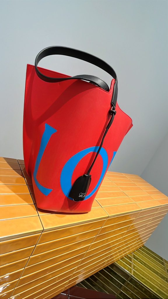 《單提、半敞口》你提的那個包 《單提、半敞口》你提的那個包