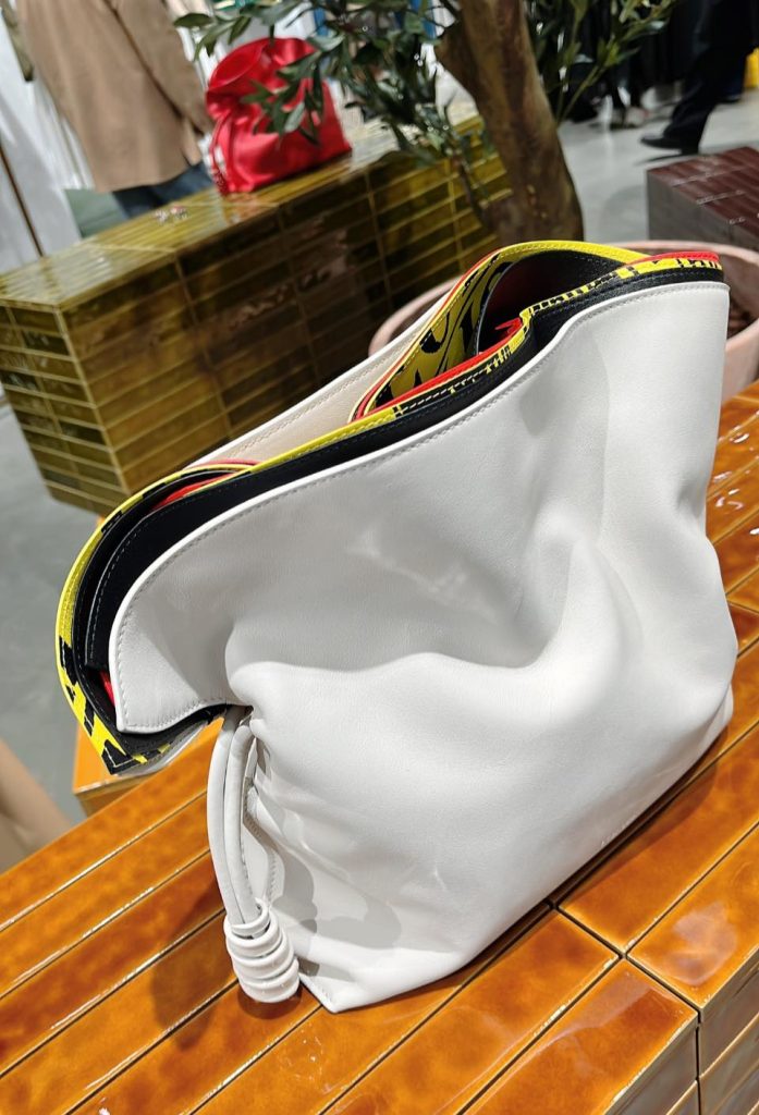 《單提、半敞口》你提的那個包 《單提、半敞口》你提的那個包