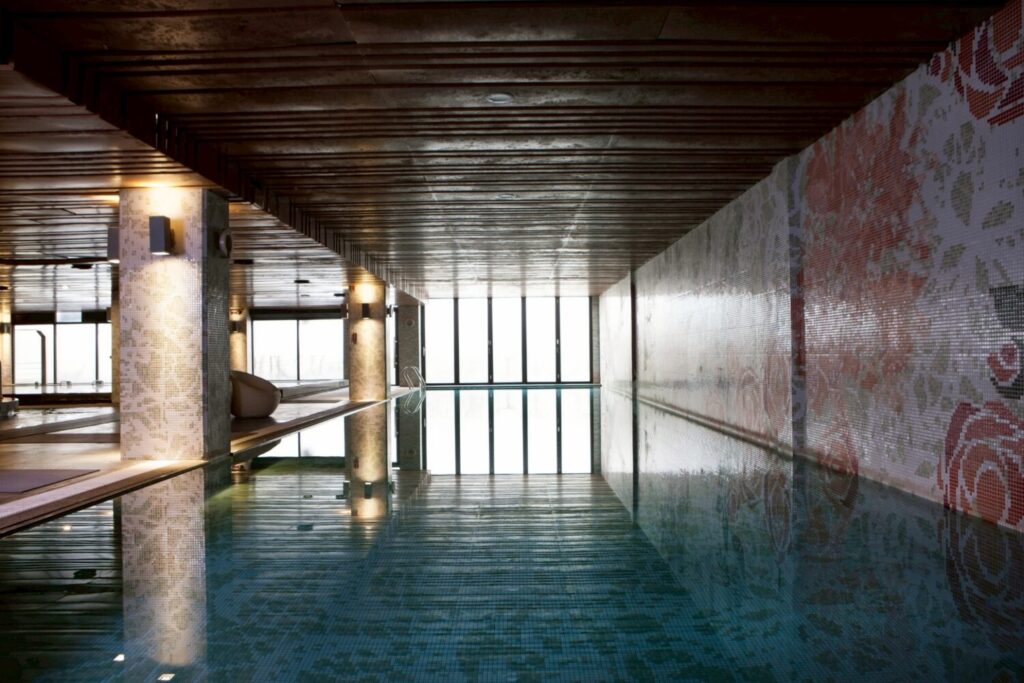 「春遊北海岸正當時」 金山萬里世界級溫泉體驗山海雙享受 體驗全球罕見的海底溫泉,在大屯山泉水與海鹽層交織出的溫潤中,感受大地的奇蹟。(圖/新北市政府提供)