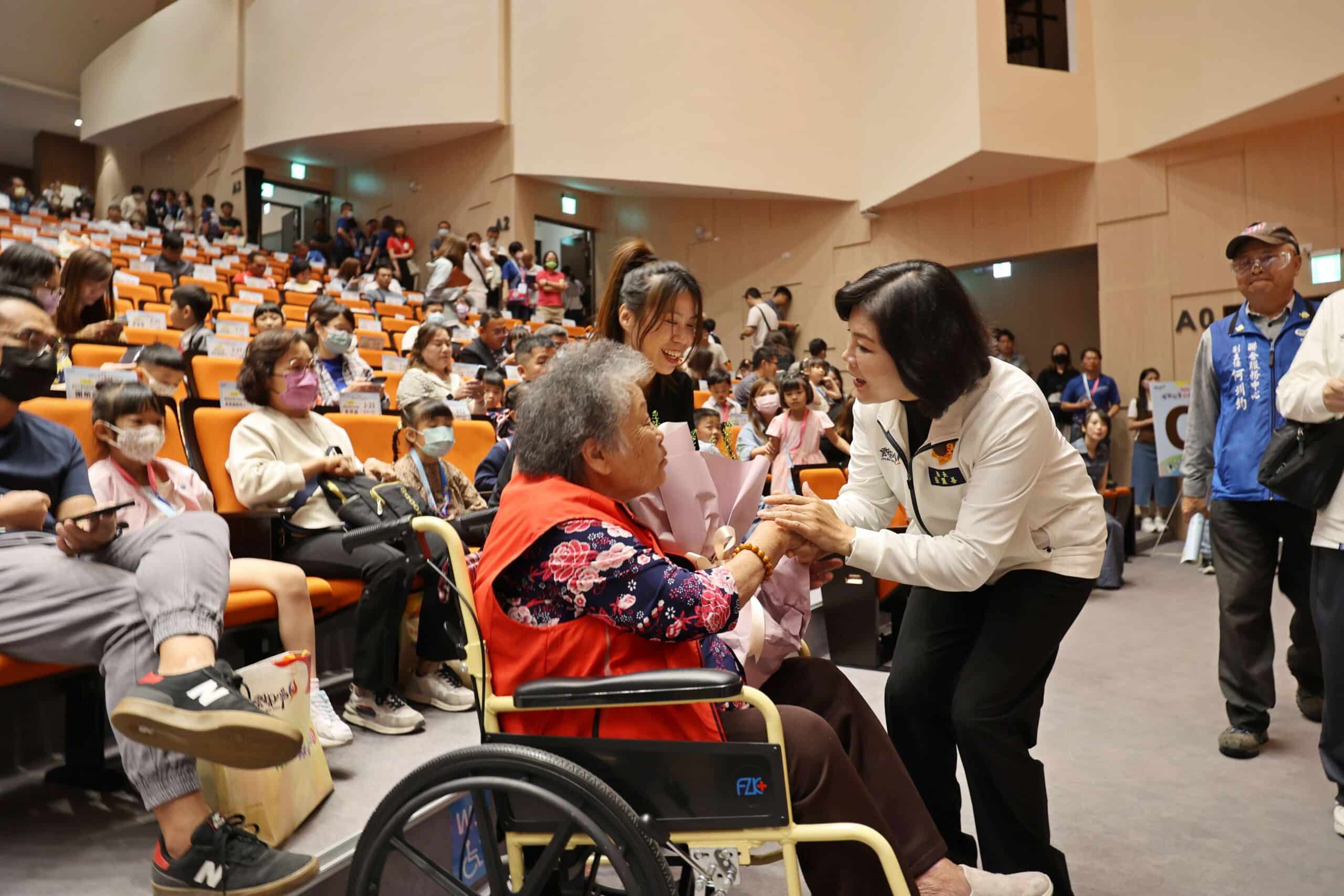 715位模範兒童齊受表揚 雲林展現品德與學力並進成果 715位模範兒童齊受表揚 雲林展現品德與學力並進成果