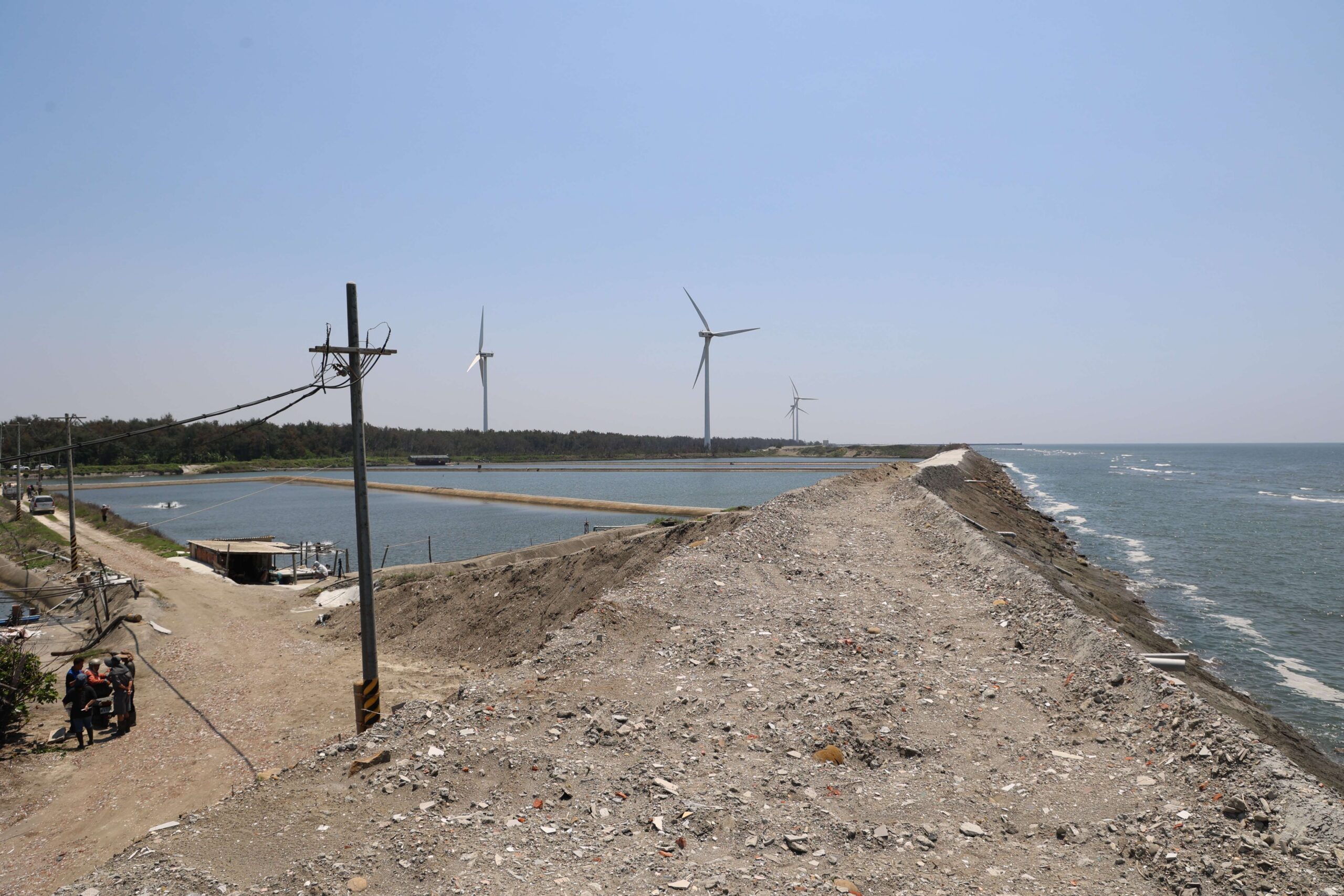 守住海岸第一線!三條崙事業性海堤防護工程動工 雲林縣府投入986萬元強化沿海安全防線 守住海岸第一線!三條崙事業性海堤防護工程動工 雲林縣府投入986萬元強化沿海安全防線