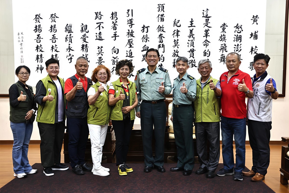 南部企業敬軍團慰訪鳳山駐軍 凝聚軍民一心強化國防 南部企業敬軍團慰訪鳳山駐軍 凝聚軍民一心強化國防