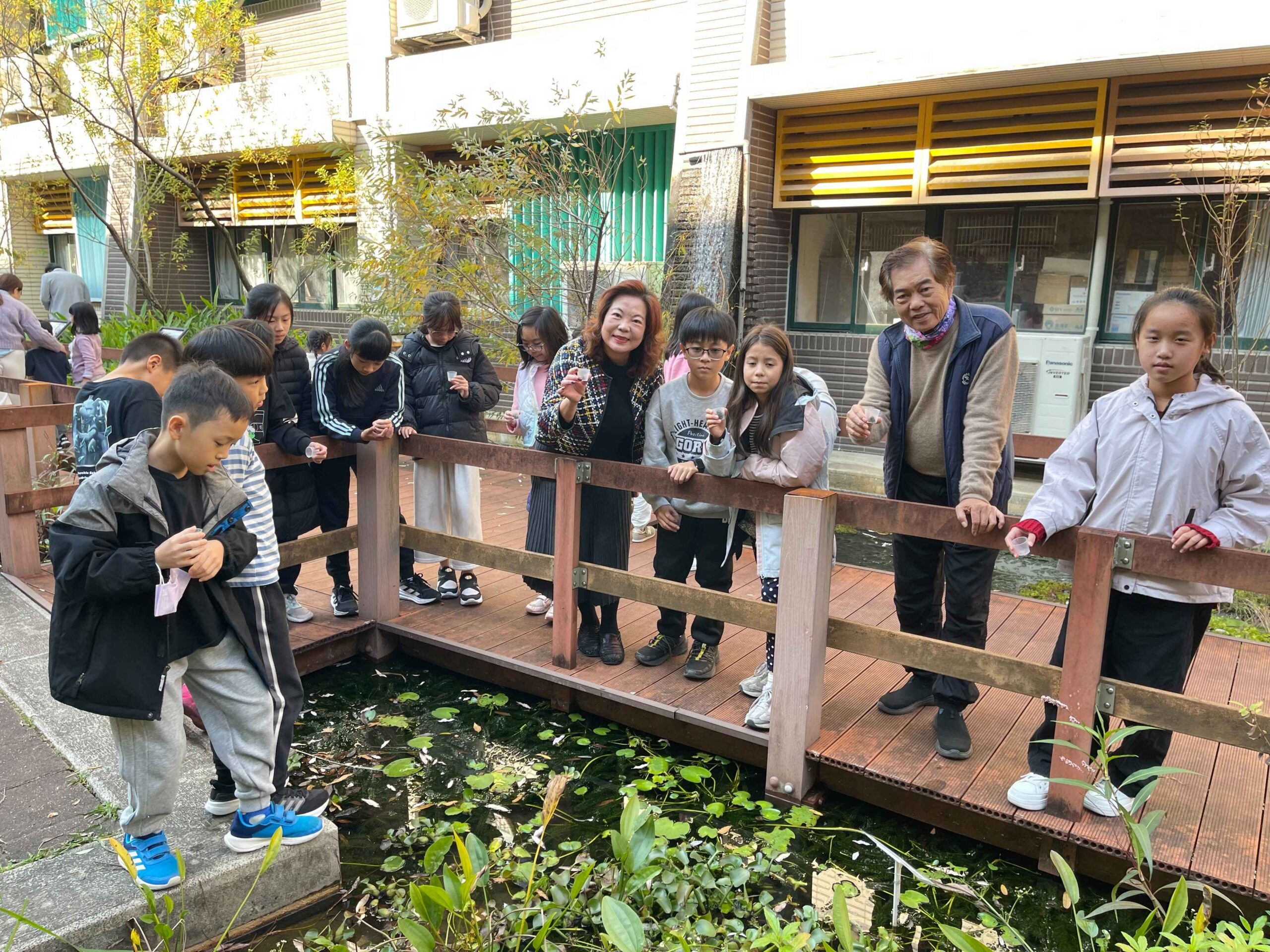 仲夏夜之夢 信義國小師生喜迎火金姑回家 仲夏夜之夢 信義國小師生喜迎火金姑回家
