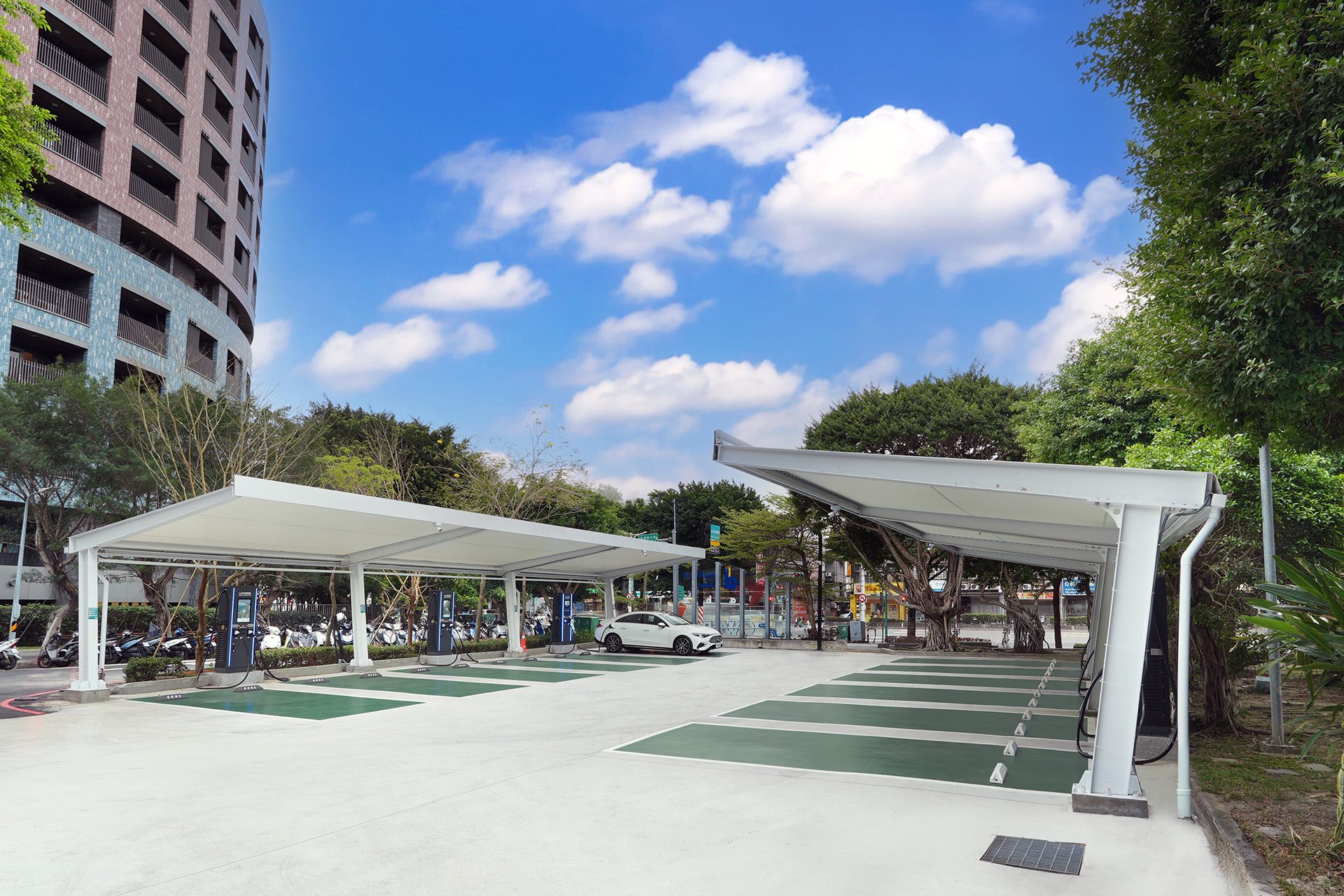 推動「綠運城市」!北市與U-Power合作啟用高效充電站 推動「綠運城市」!北市與U-Power合作啟用高效充電站