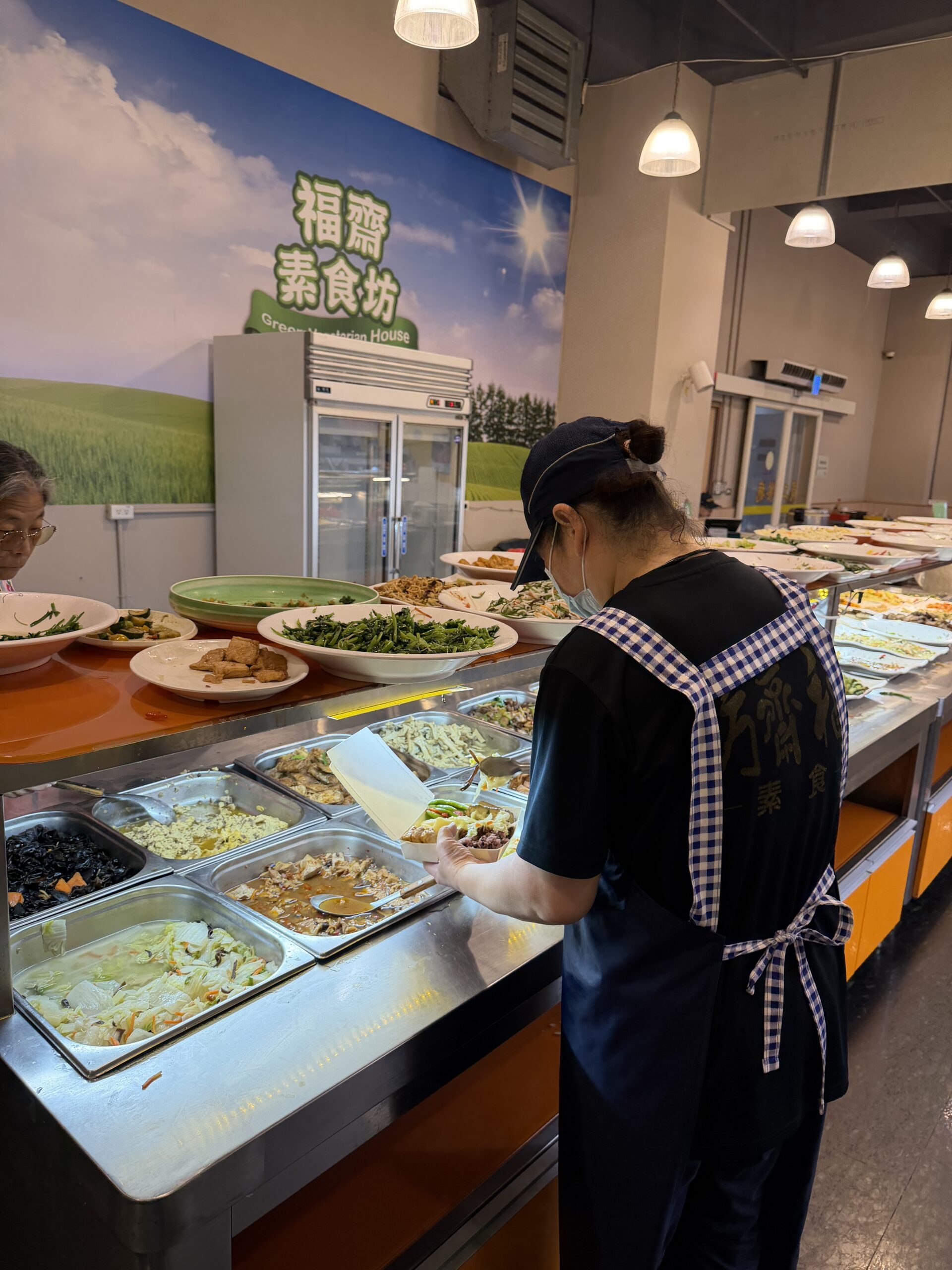 公私協力落實廚餘減量 中市府員工餐廳變身惜食基地 公私協力落實廚餘減量 中市府員工餐廳變身惜食基地