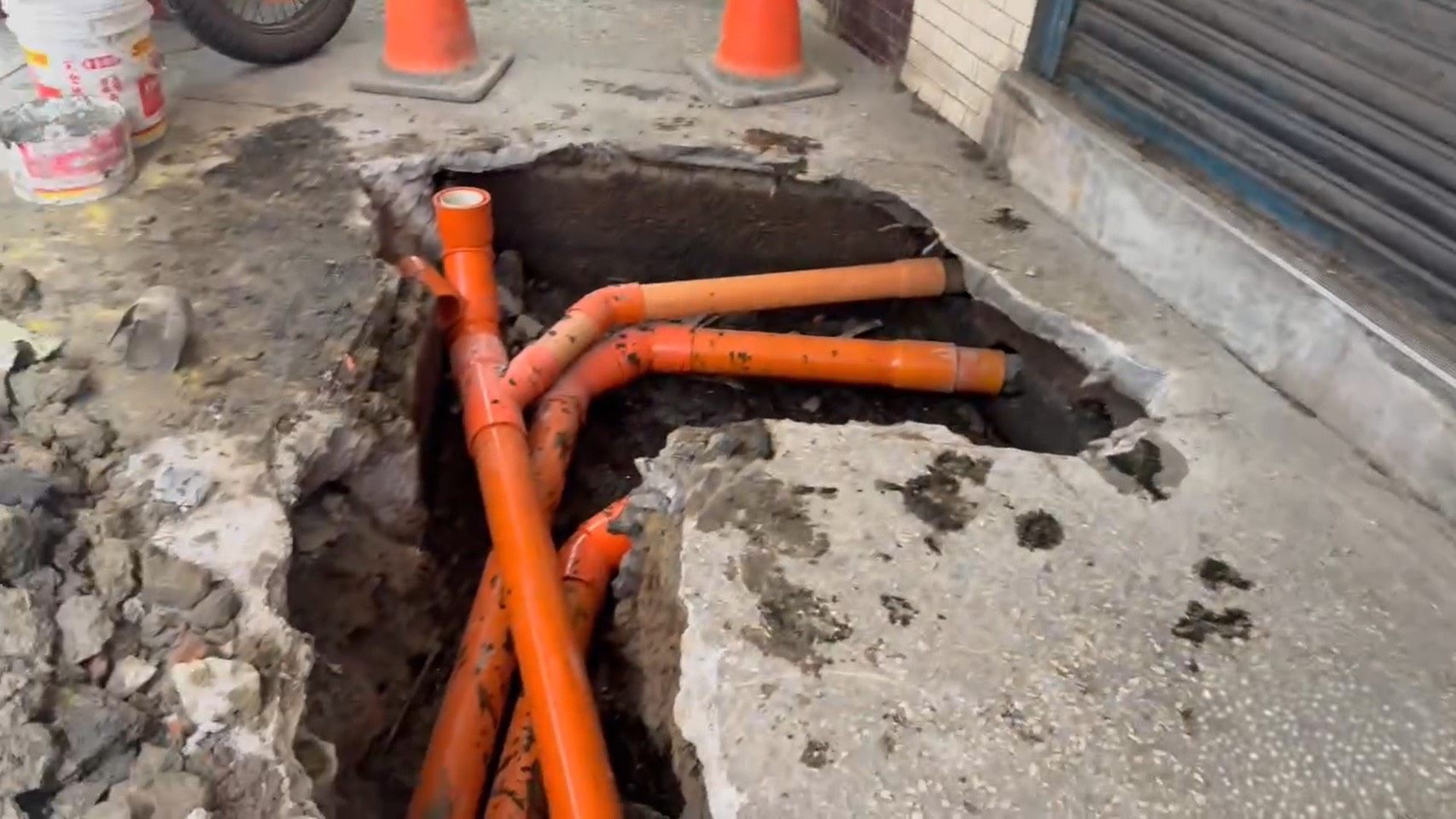 松山霞海城隍廟完成衛生下水道接管 守護百年信仰環境、提升地方生活品質 松山霞海城隍廟完成衛生下水道接管 守護百年信仰環境、提升地方生活品質