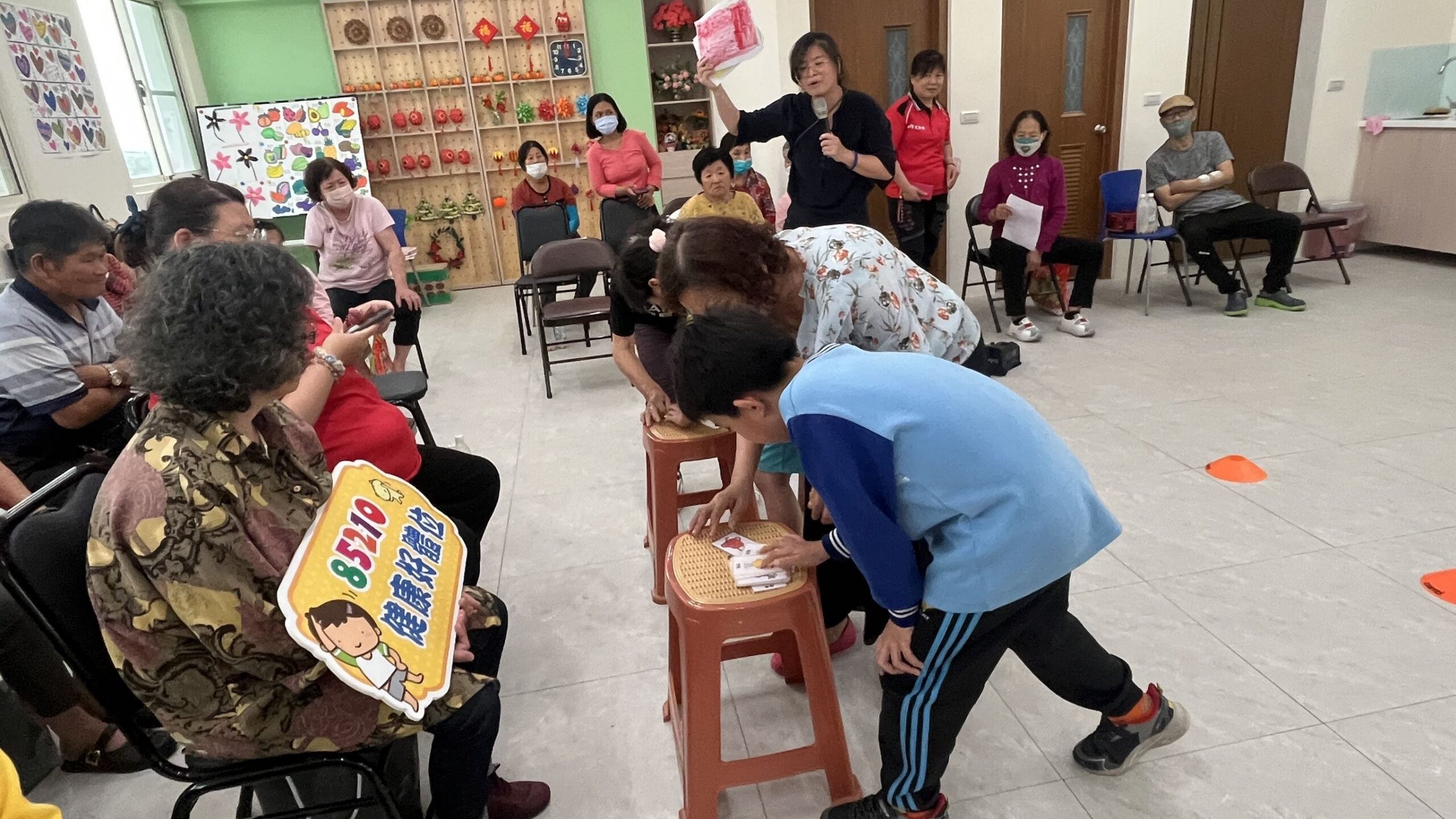 大鄉國小攜手公益團體前進長照據點 音樂與健康宣導陪伴長者 大鄉國小攜手公益團體前進長照據點 音樂與健康宣導陪伴長者