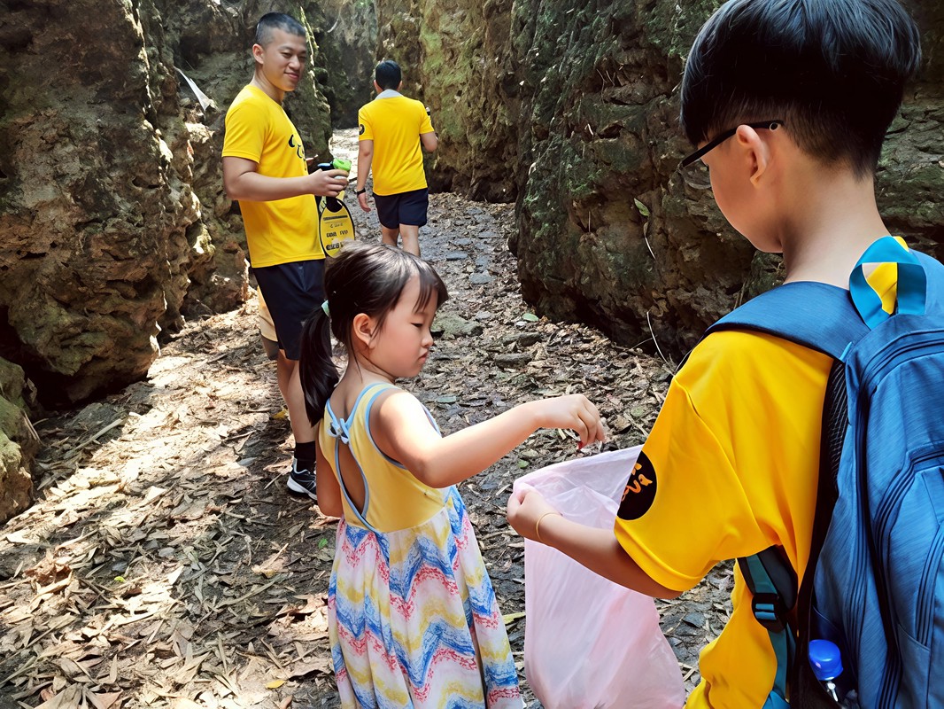 健走結合淨山 國軍高雄總醫院推動永續環保