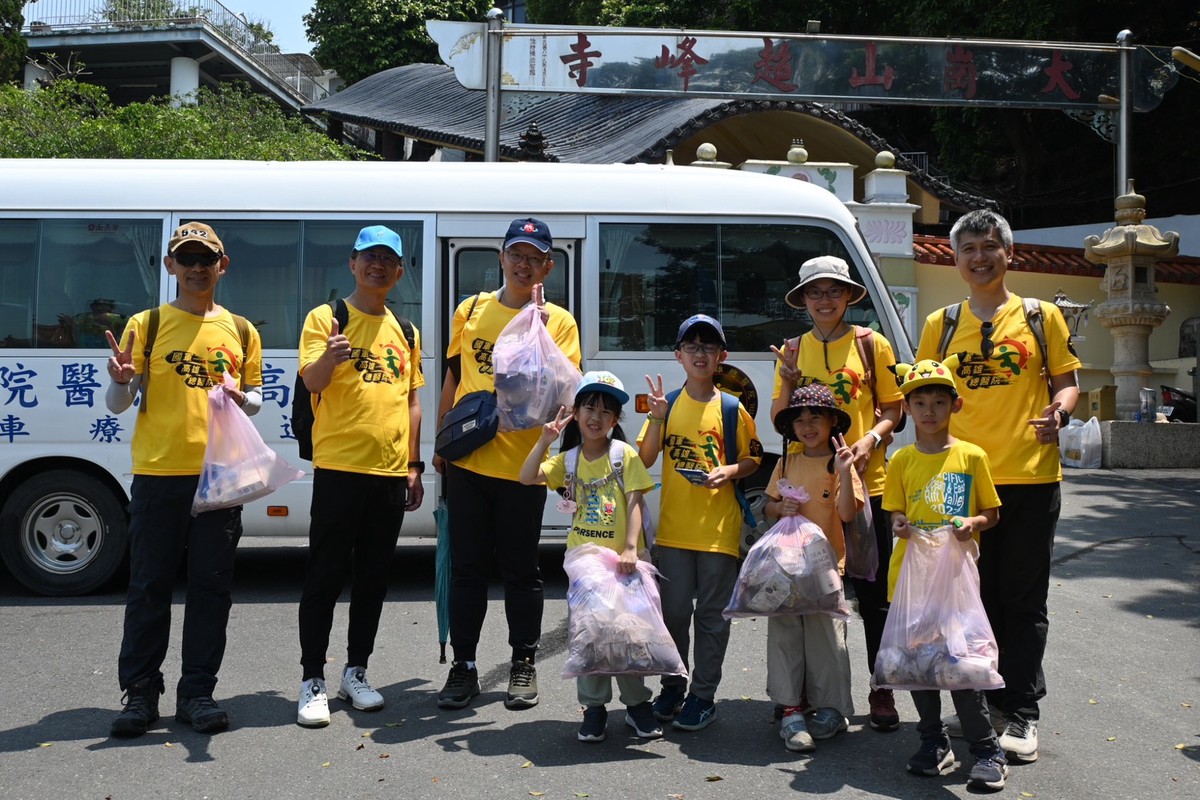 健走結合淨山 國軍高雄總醫院推動永續環保