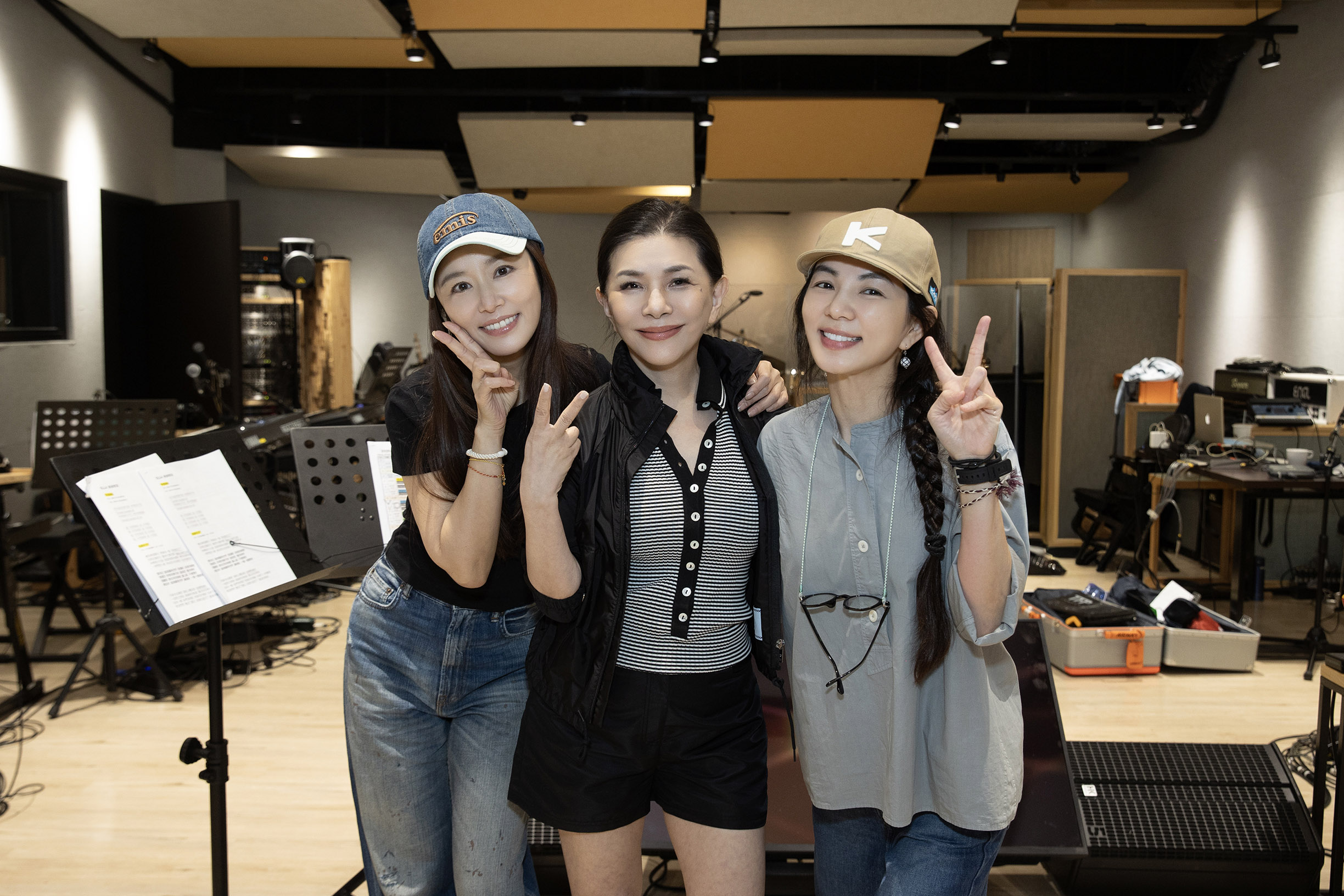 張清芳為長照募款 林心如被騙來講話 Ella陳嘉樺加碼〈來個蹦蹦〉 張清芳為長照募款 林心如被騙來講話 Ella陳嘉樺加碼〈來個蹦蹦〉